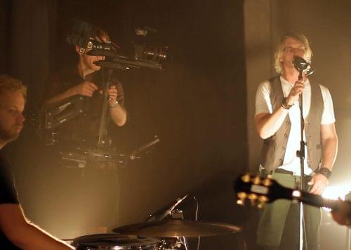 steadicam filming singer